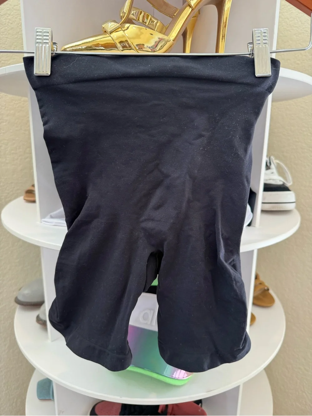 SKIMS Seamless Sculpt Mid Thigh Short Onyx Black Large NWOT!